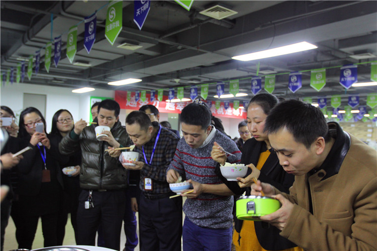 天互数据2015冬至总动员，饺子大战乐开怀