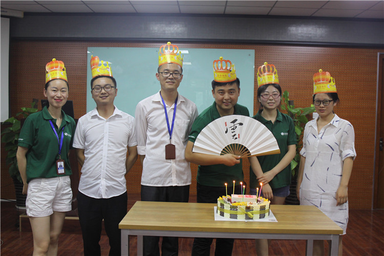 2017年天互数据7月寿星驾到，“红果果的祝福”惹人爱