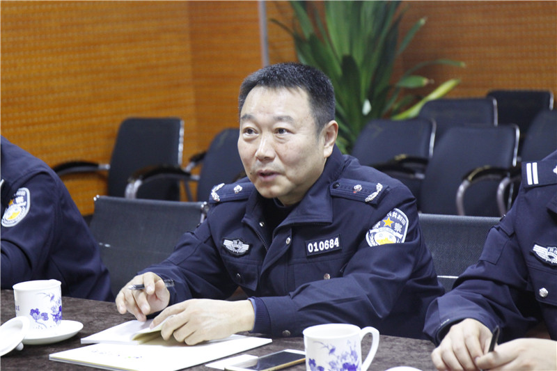 西安市网监支队领导梁政委一行莅临天互数据视察指导工作