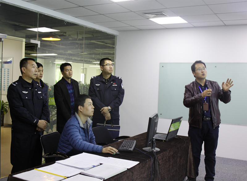 西安市网监支队领导梁政委一行莅临天互数据视察指导工作